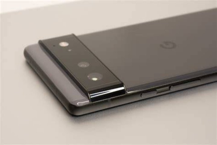 Google Pixel 6 camera bump offset Google Pixel 6 camera bump offset