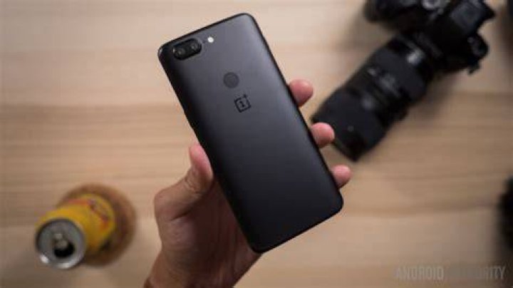 OnePlus 5T update tracker